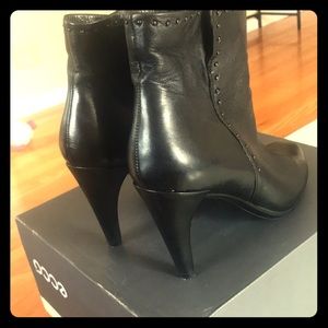 ECCO Black boots size 8.5! Only ware once!